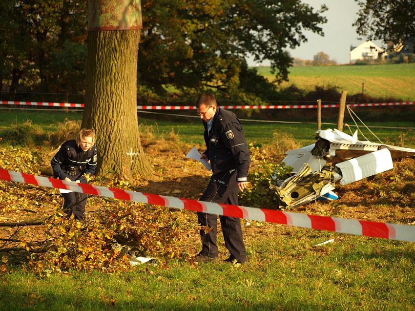 Kleinflugzeug abgestuerzt Sankt Augustin Meindorf P118.JPG